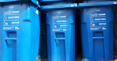 Plave kante za reciklažni otpad preuzeti u Komunalnom