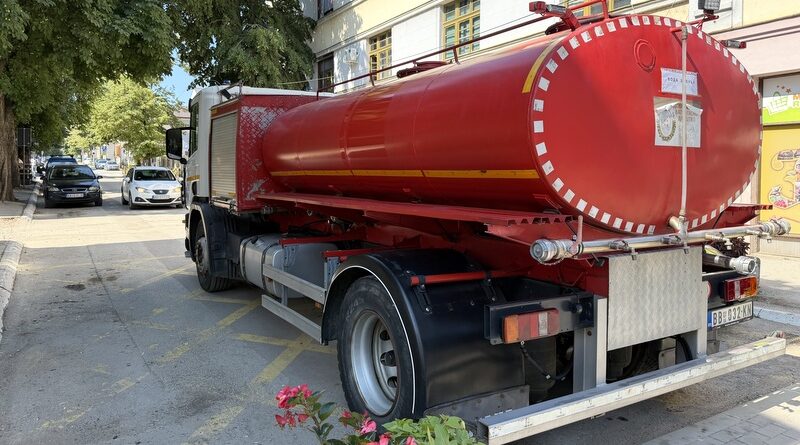 U centru postavljena cisterna sa pijaćom vodom