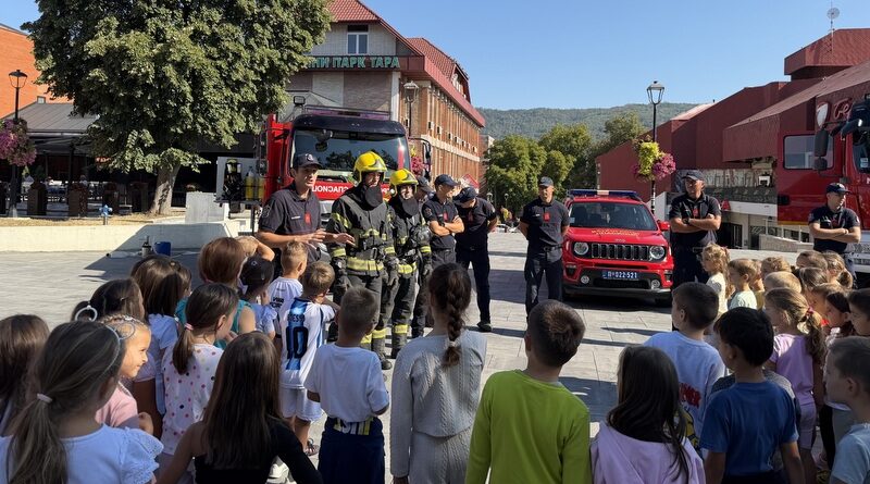 (VIDEO): Vatrogasci-spasioci pokaznom vežbom obeležili svoj dan